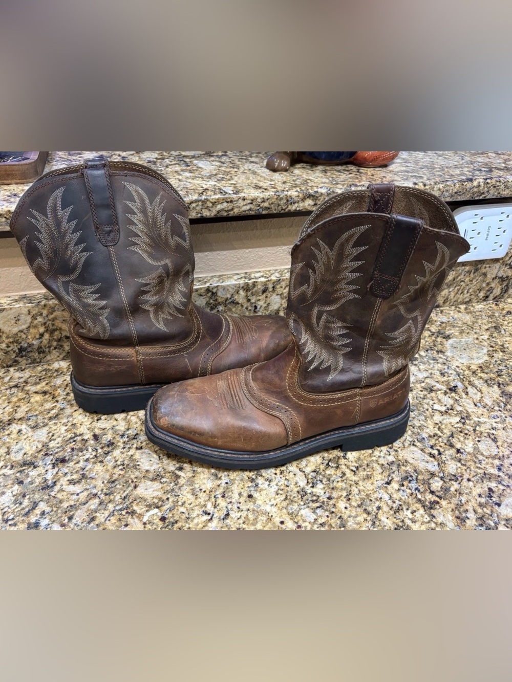 Ariat Men’s Sierra Wide Square Toe Aged Bark Boots 8.5 EE 10010148 Western Aztec